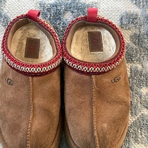 UGG Tazz Kids Tan and Red Slippers